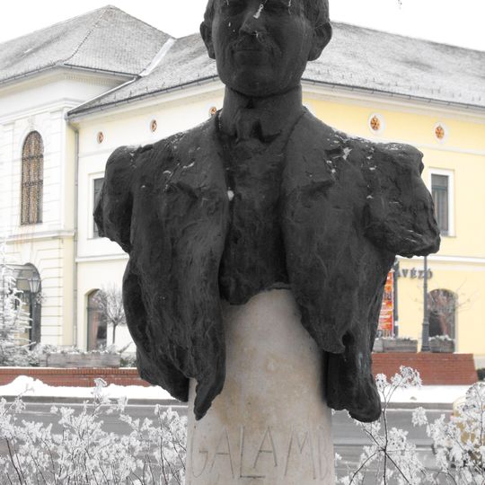 Galamb József-szobor
