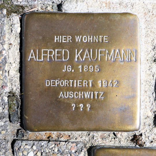 Stolperstein en memoria de Alfred Kaufmann