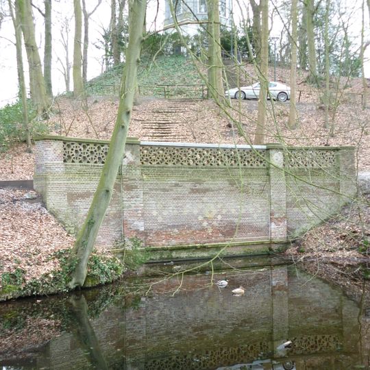 Backershagen: damwand / keermuur