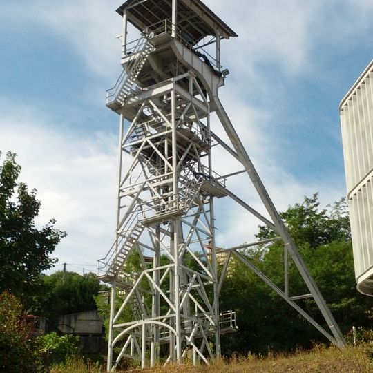 Castillete del pozo Entrego