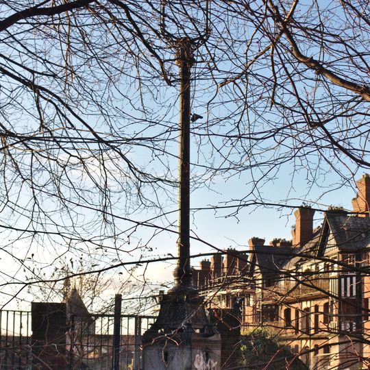 Street lamp between Eldon Grove and Limekiln Lane