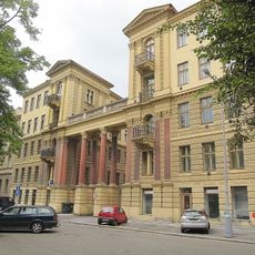 Třída Kpt. Jaroše 37a, 37b a 39b se sloupovou kolonádou