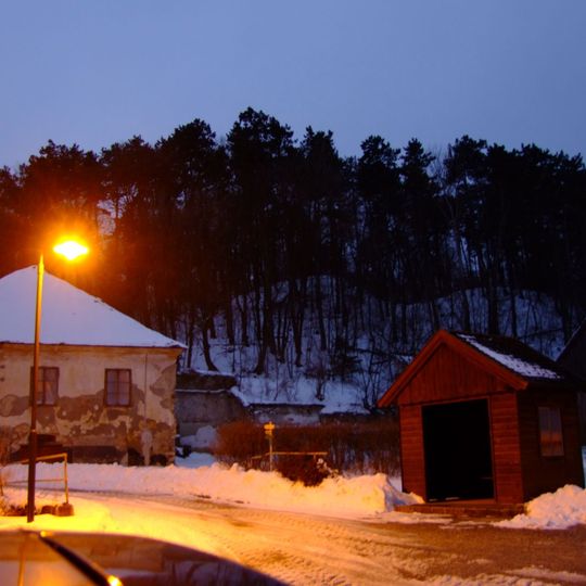 Hausberg Ödes Schloss