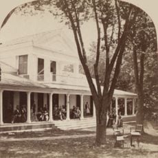 Moon's Lake House
