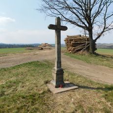 Kříž u silnice severně od Hojanovic