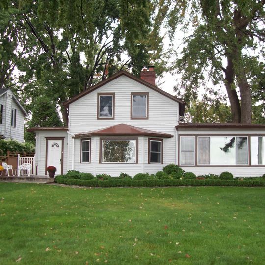 4371 Riverside Drive East