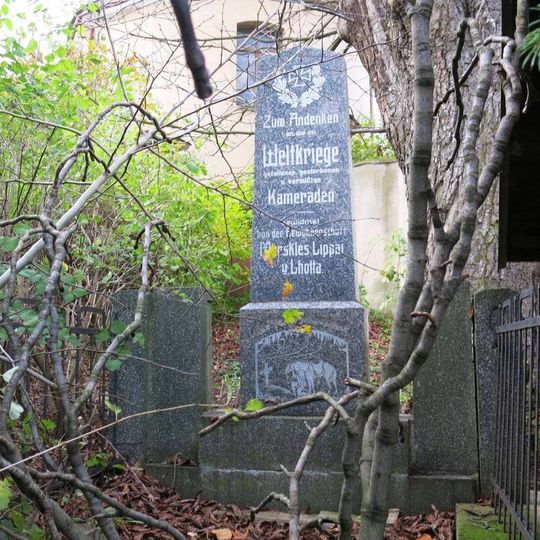 Pomník padlým u kostela v osadě Lipá