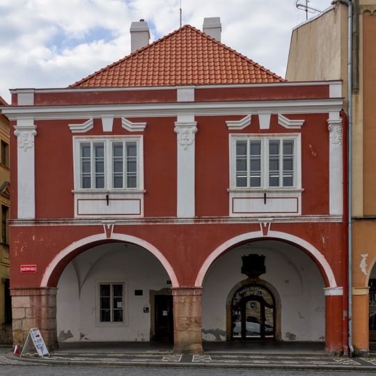 Regentský dům, Valdštejnovo náměstí 2