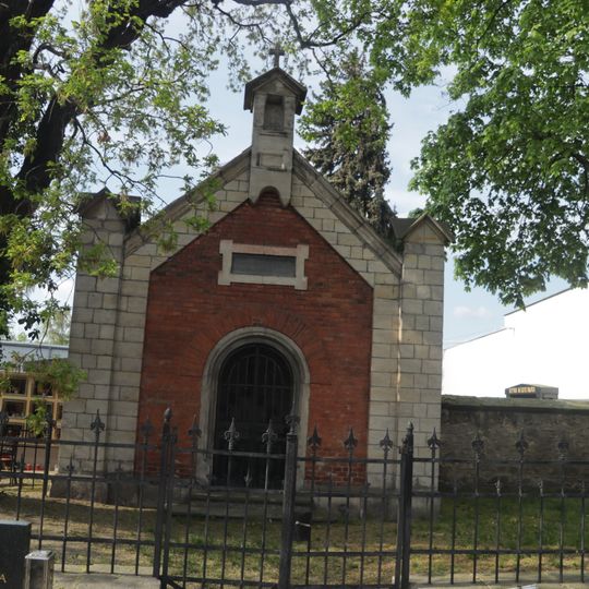 Hřbitovní kaple na chvalském hřbitově