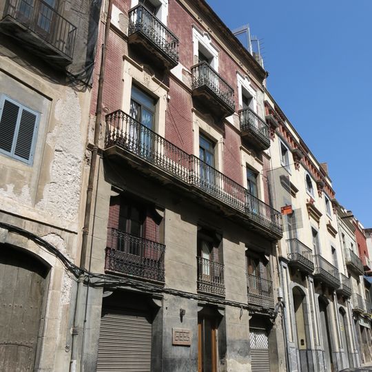 Building in muralla Sant Antoni, 109