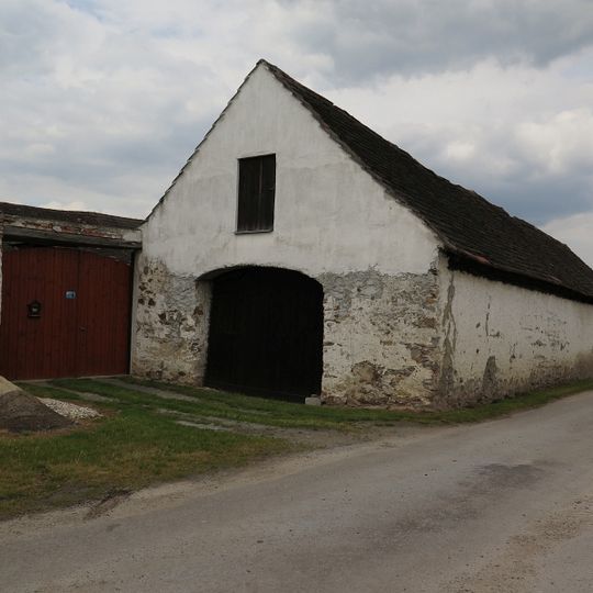 Zemědělský dvůr čp. 35 a 37
