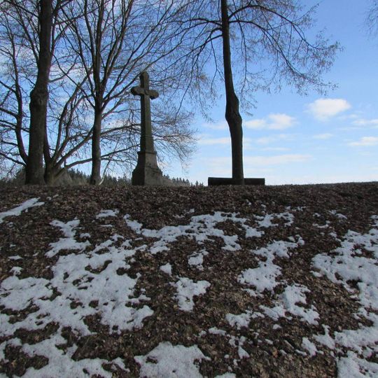 Kříž východně od Velké Chyšky u silnice do Lesné