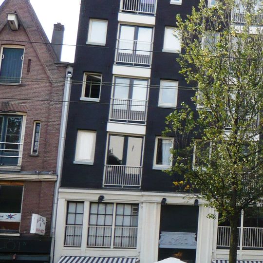 Pakhuis met puntgevel