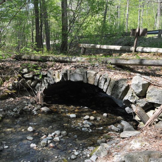 Follett Stone Arch Bridge Historic District