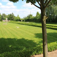 War grave Neuburxdorf