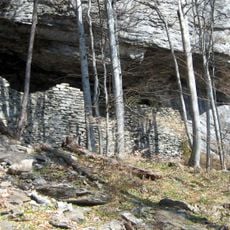 Grottenstein castle ruin