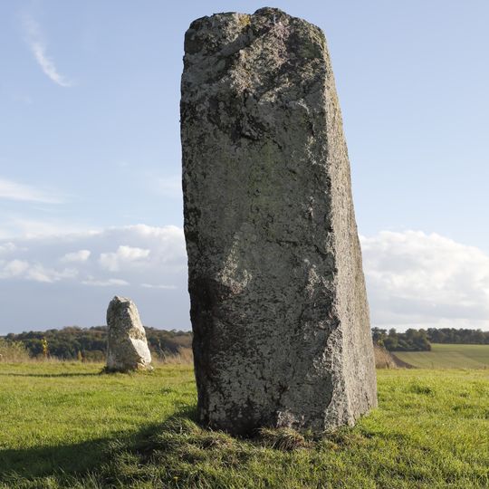 Menhir du Champ de la Pierre et menhir du Champ Horel