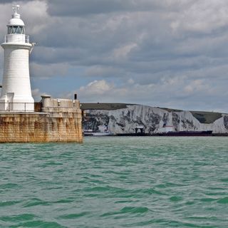 Prince of Wales Pier light