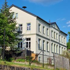 Schullandheim; Schulgebäude mit Einfriedung Wilthener Straße 55