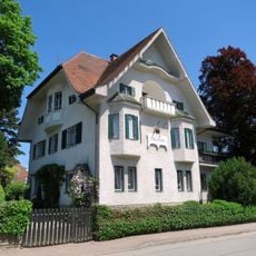 Reichertshausener Straße 2