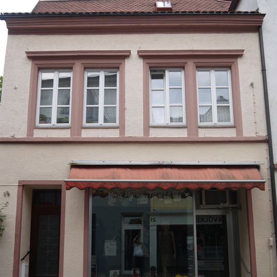 Wohn- und Geschäftshaus