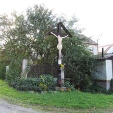 Kříž v Rájci u vedlejší silnice
