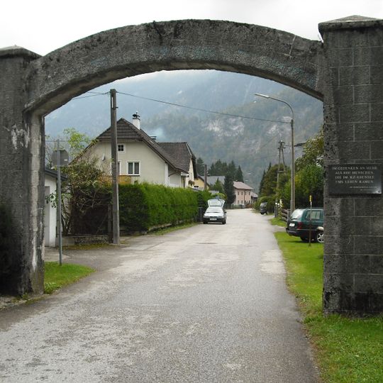 KZ-Lager Ebensee, Lagertorbogen