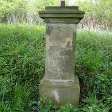 Kříž u cesty do Šemíkovic