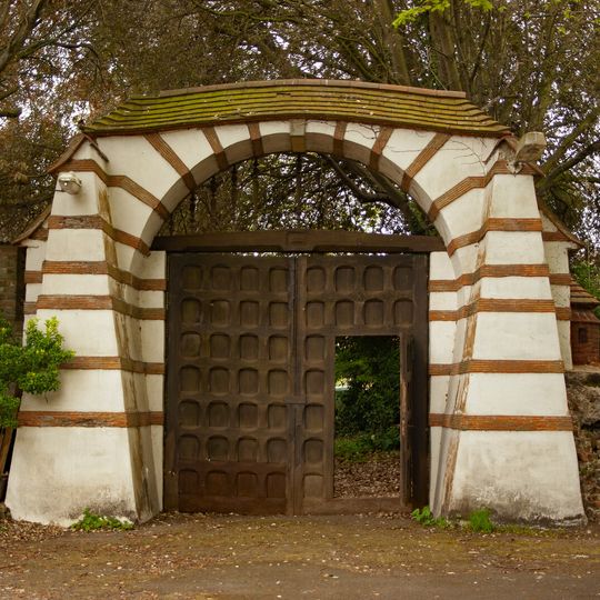 Gateway At The Pleasaunce
