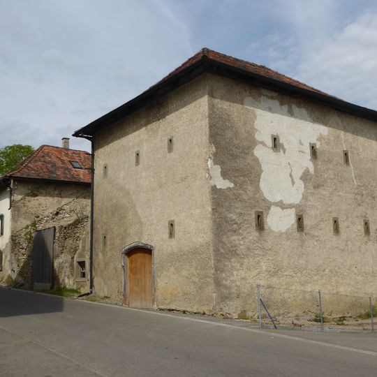 Wohnhaus, Zehntenscheune, Stall