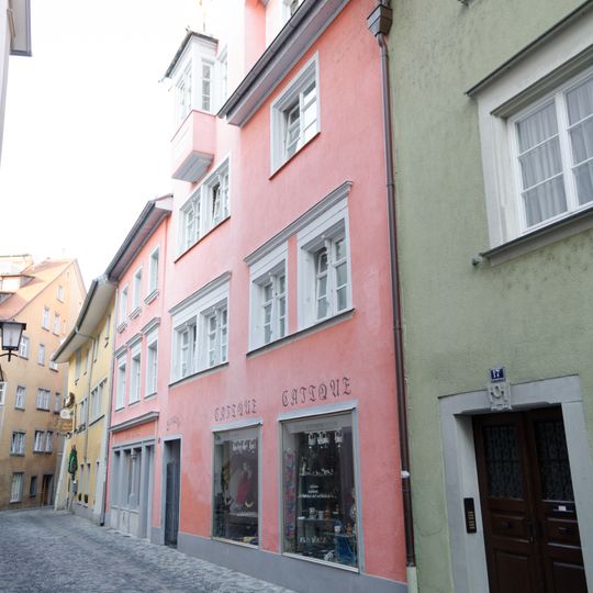 Wohn- und Geschäftshaus