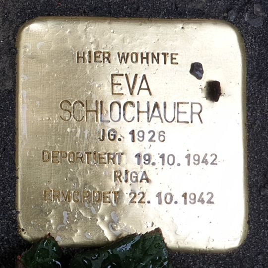 Stolperstein dedicated to Eva Schlochauer