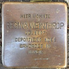 Stolperstein en memoria de Regina Weinthrop