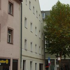 Wohn- und Geschäftshaus