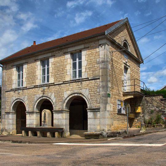 Mairie-lavoir de Gézier