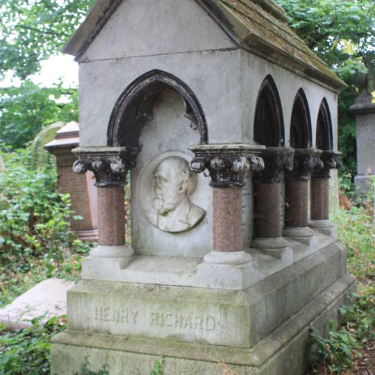 Monument To Henry Richard In Abney Park Cemetery