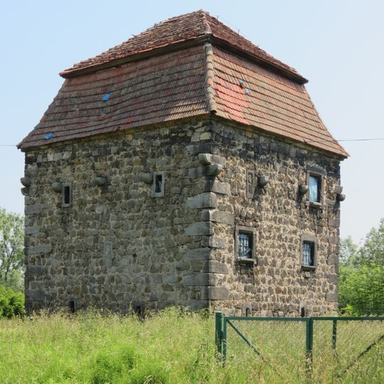 Wieża rycerska w Rakowicach Wielkich
