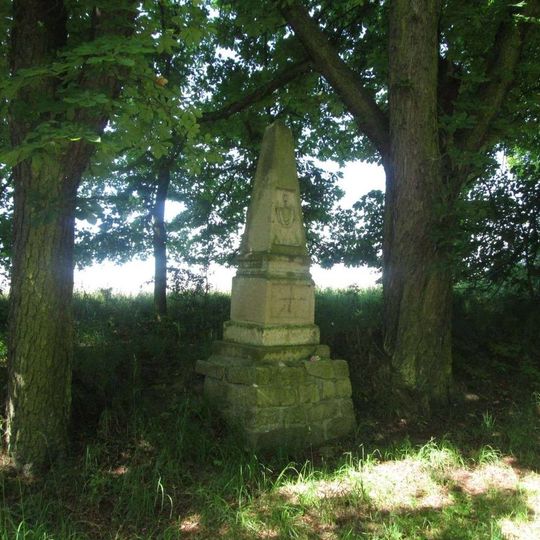 Kříž severozápadně od Plané u cesty