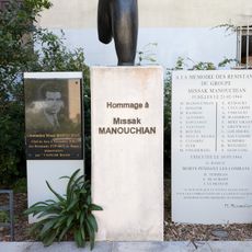 Monumento conmemorativo, placa conmemorativa
