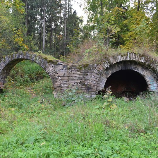 Ruin near Elisabeth Pavilion, Pavlovsk