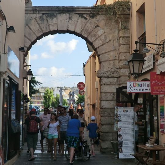 Megali Porta and to par' aftin tzami