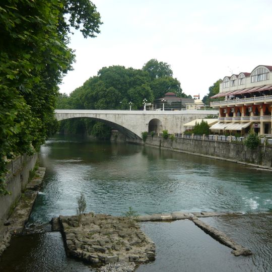 Riviera bridge
