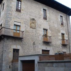 Azedo Loiola jauregia