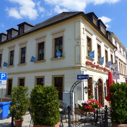 Wohnhaus in Ecklage und in geschlossener Bebauung Zschopauer Straße 8