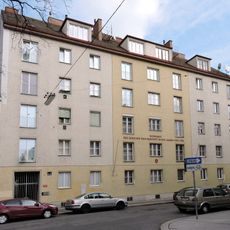 Wohnhausanlage Kahlgasse 9–11