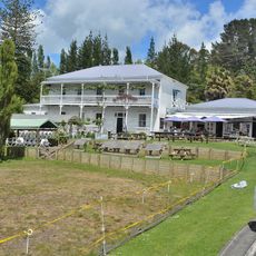 Puhoi Hotel and Stables