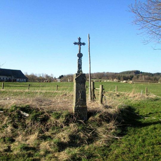 Kříž u Smrčí u Smrčského rybníka