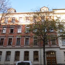 Mietshaus in geschlossener Bebauung Elisenstraße 26