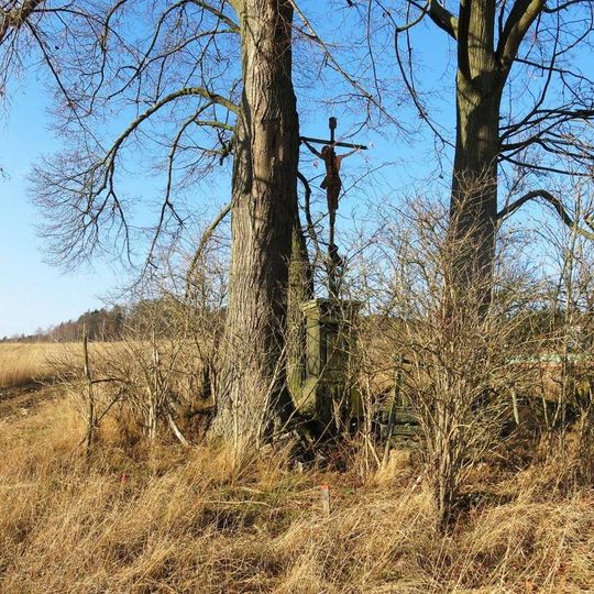 Kříž u polní cesty severně od Rožan