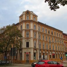 Mietshaus in geschlossener Bebauung in Ecklage Mühlenstraße 100